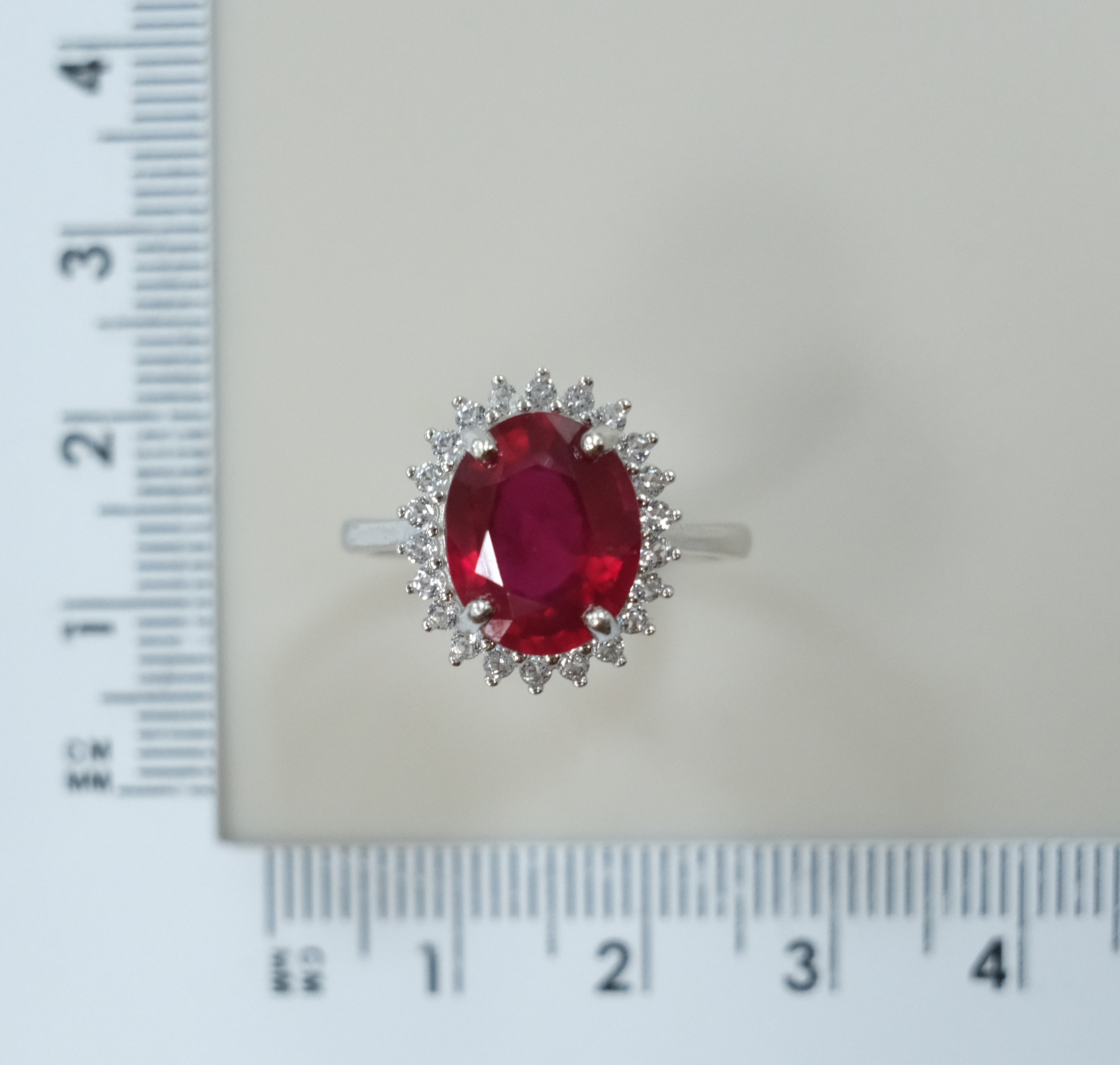 Серебряное кольцо с рубином